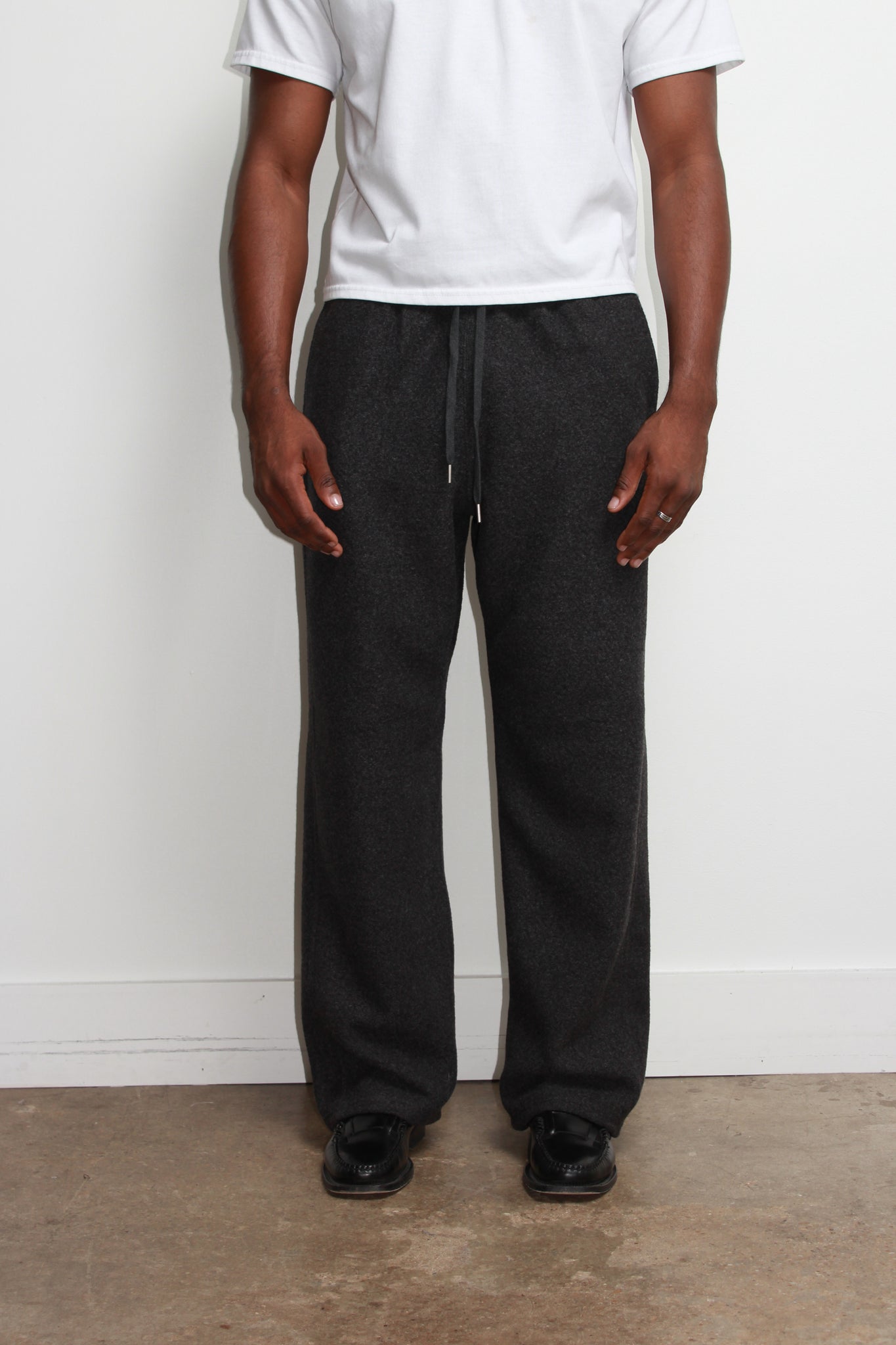 Wool Straight leg pants in Charcoal