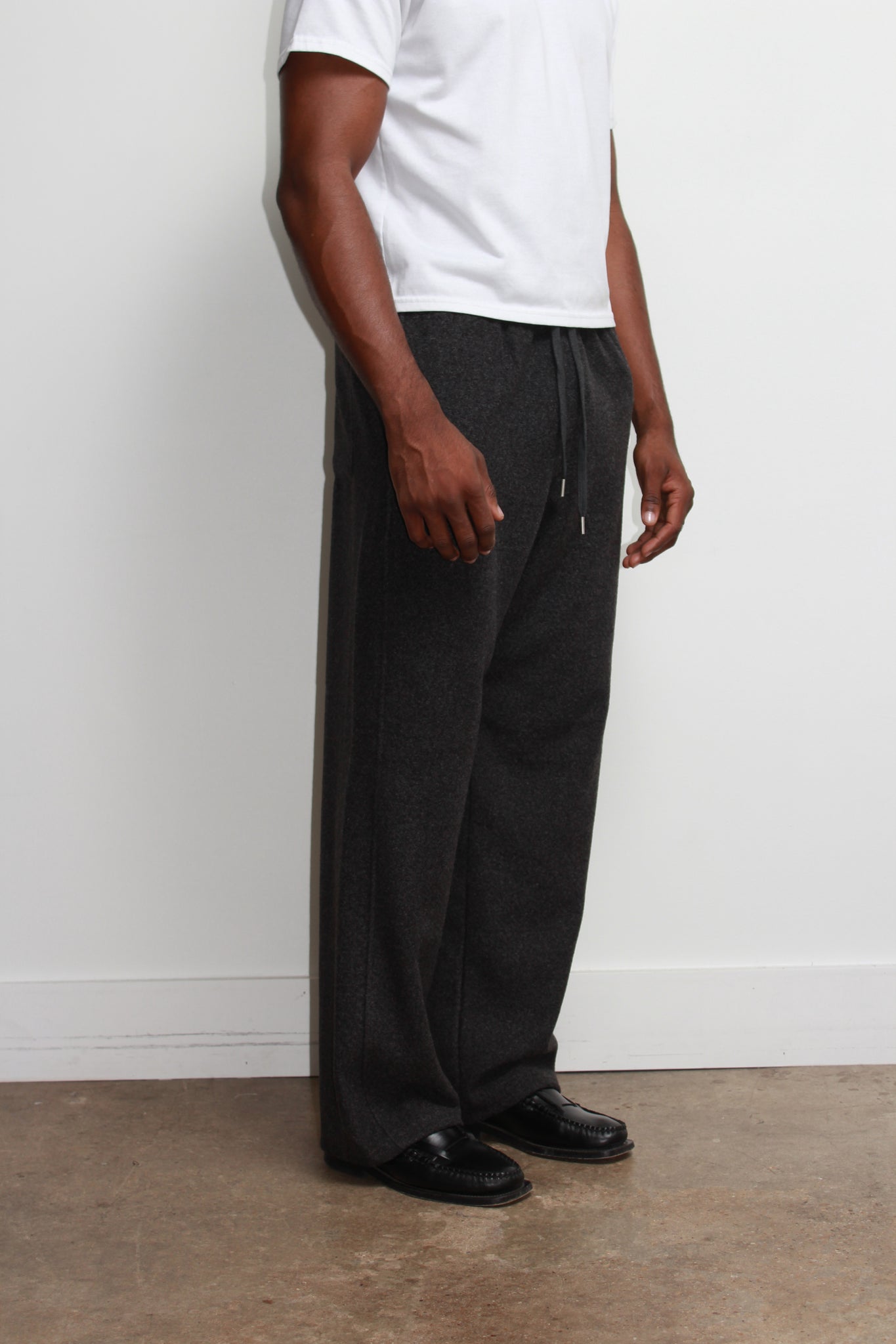 Wool Straight leg pants in Charcoal