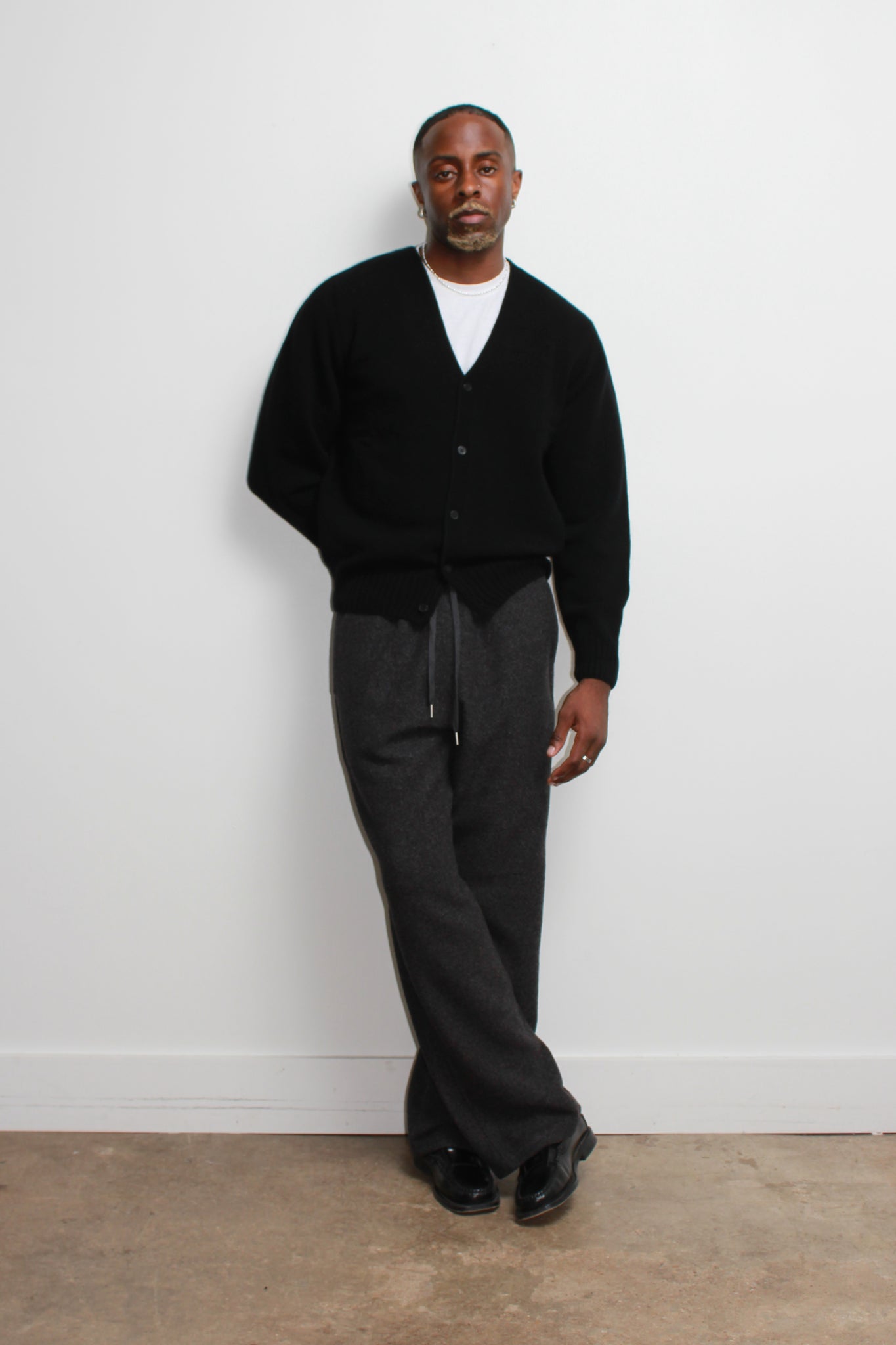 Wool Straight leg pants in Charcoal
