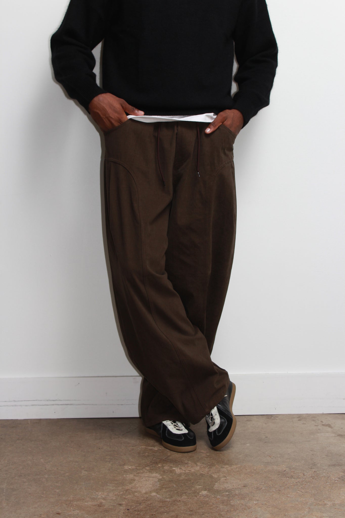 Crome Curved Barrel Leg Pant in Brown