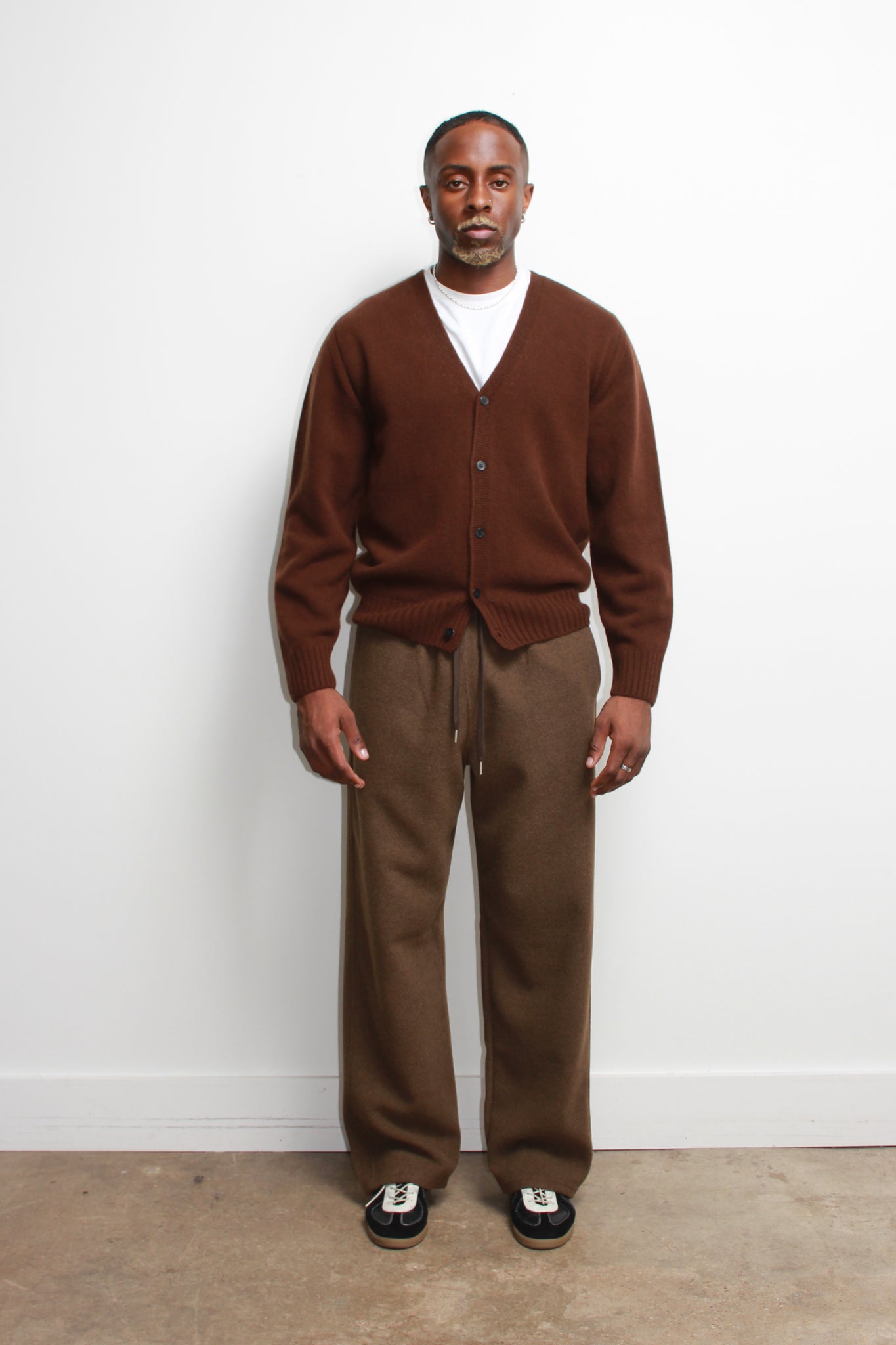 Wool Straight leg pants in Olive Beige