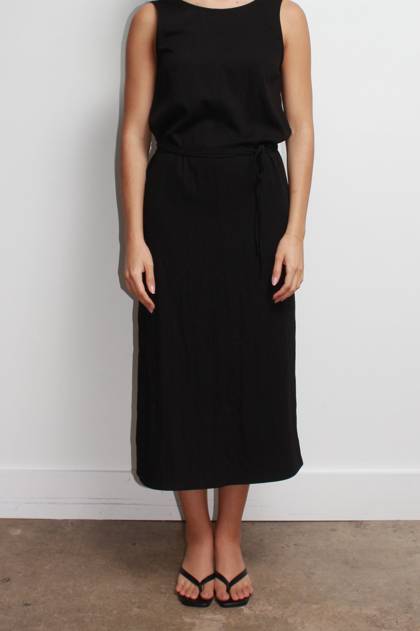 MOHHE Low Wrap Dress in Black