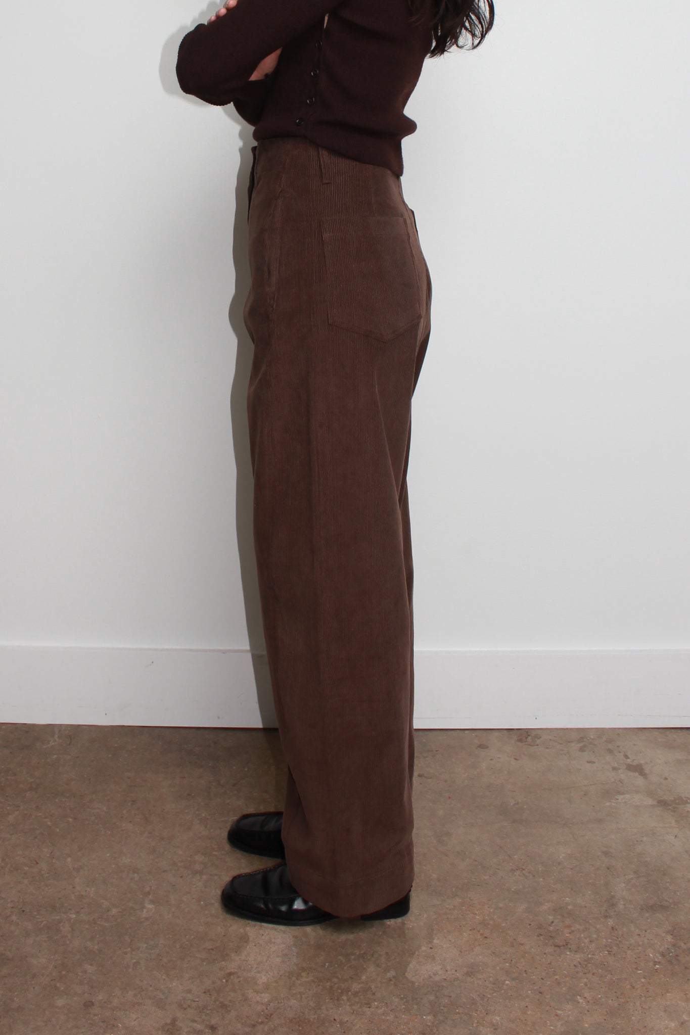 Curved Corduroy Pants in Brown