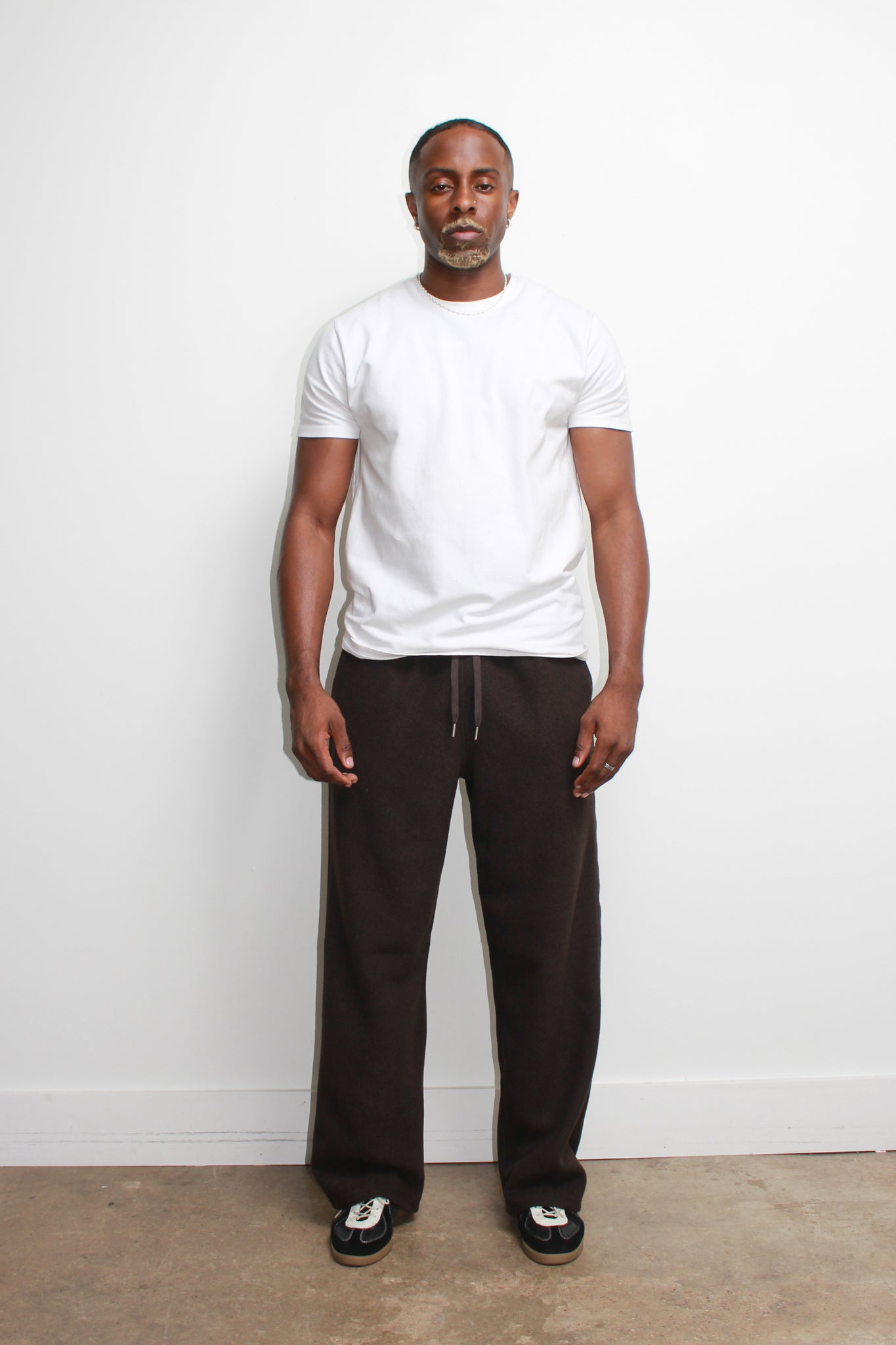 Wool Straight leg pants in Brown
