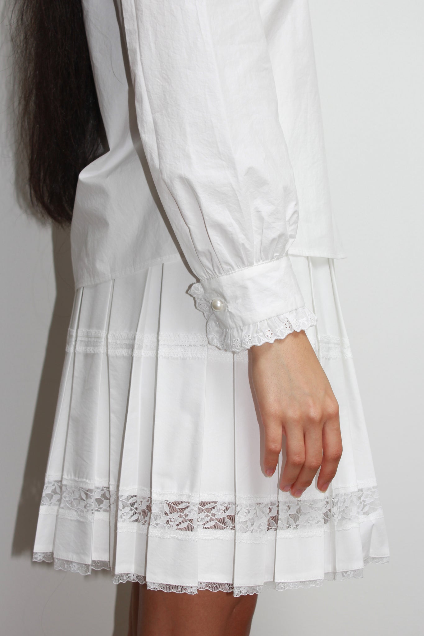 Uro Lace Pleated Skirt