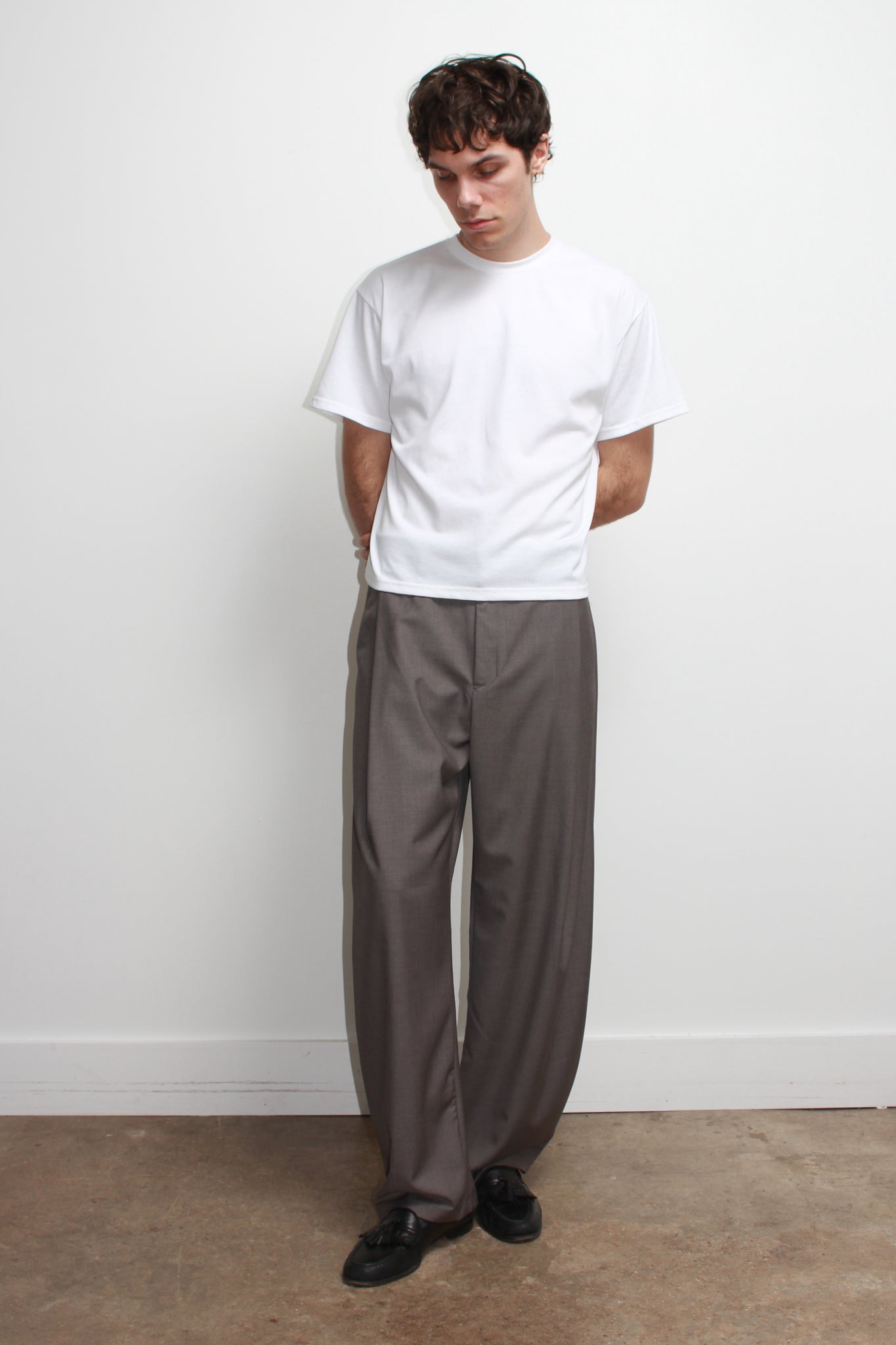 Curved Pin-Tuck Trouser in Beige Grey