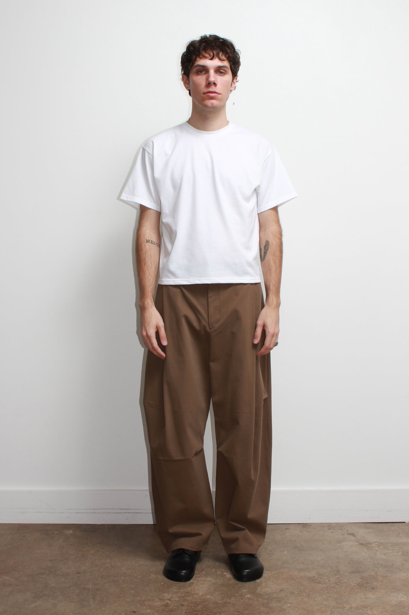 Obi Curved Pants in Brown