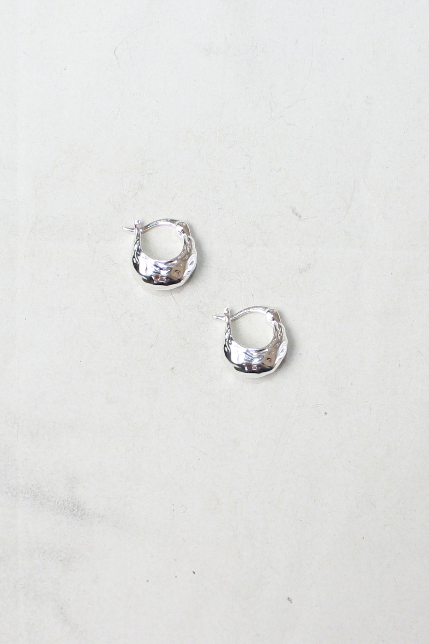 Scoop Rough Finish Earring