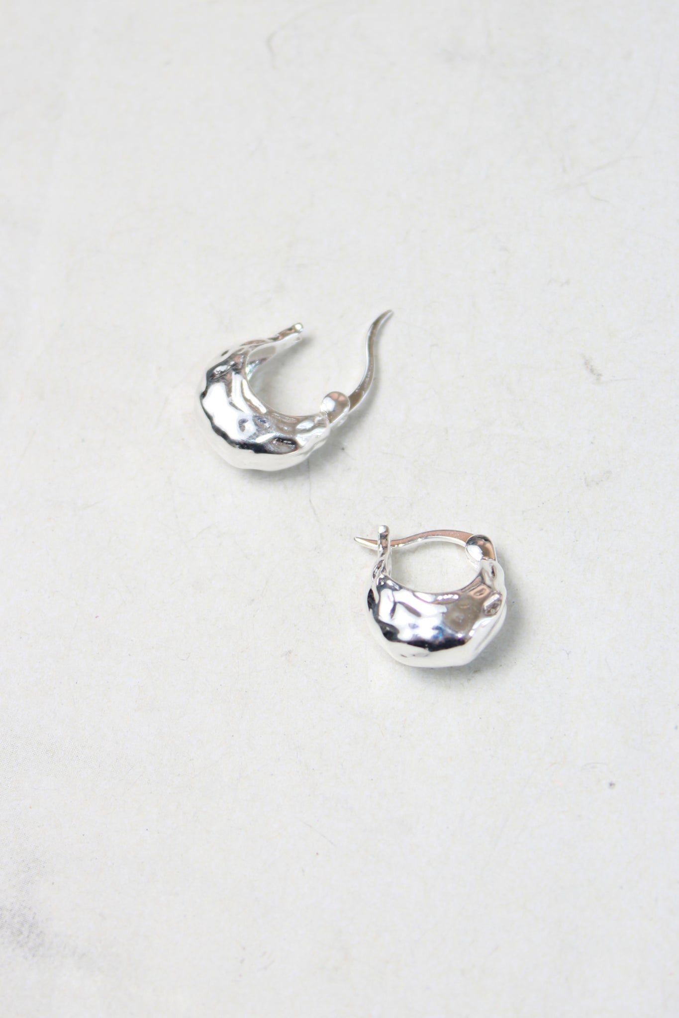 Scoop Rough Finish Earring