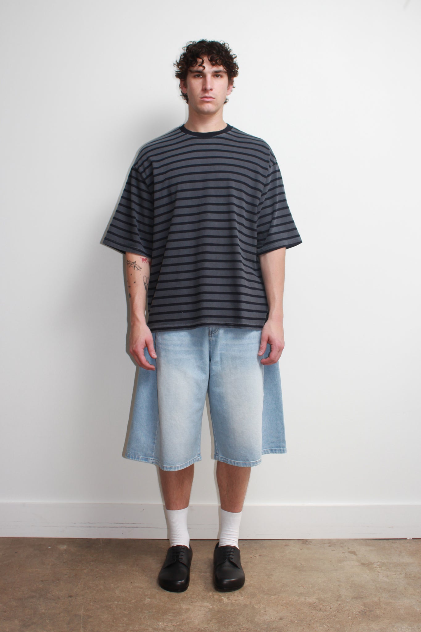 Eden Pigment Stripe T-Shirt in Navy