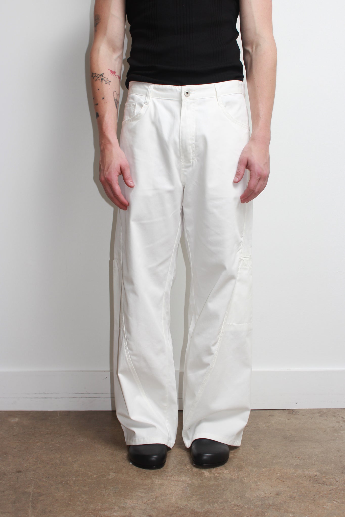 Linked Curved Cotton Chino Pants in Off White