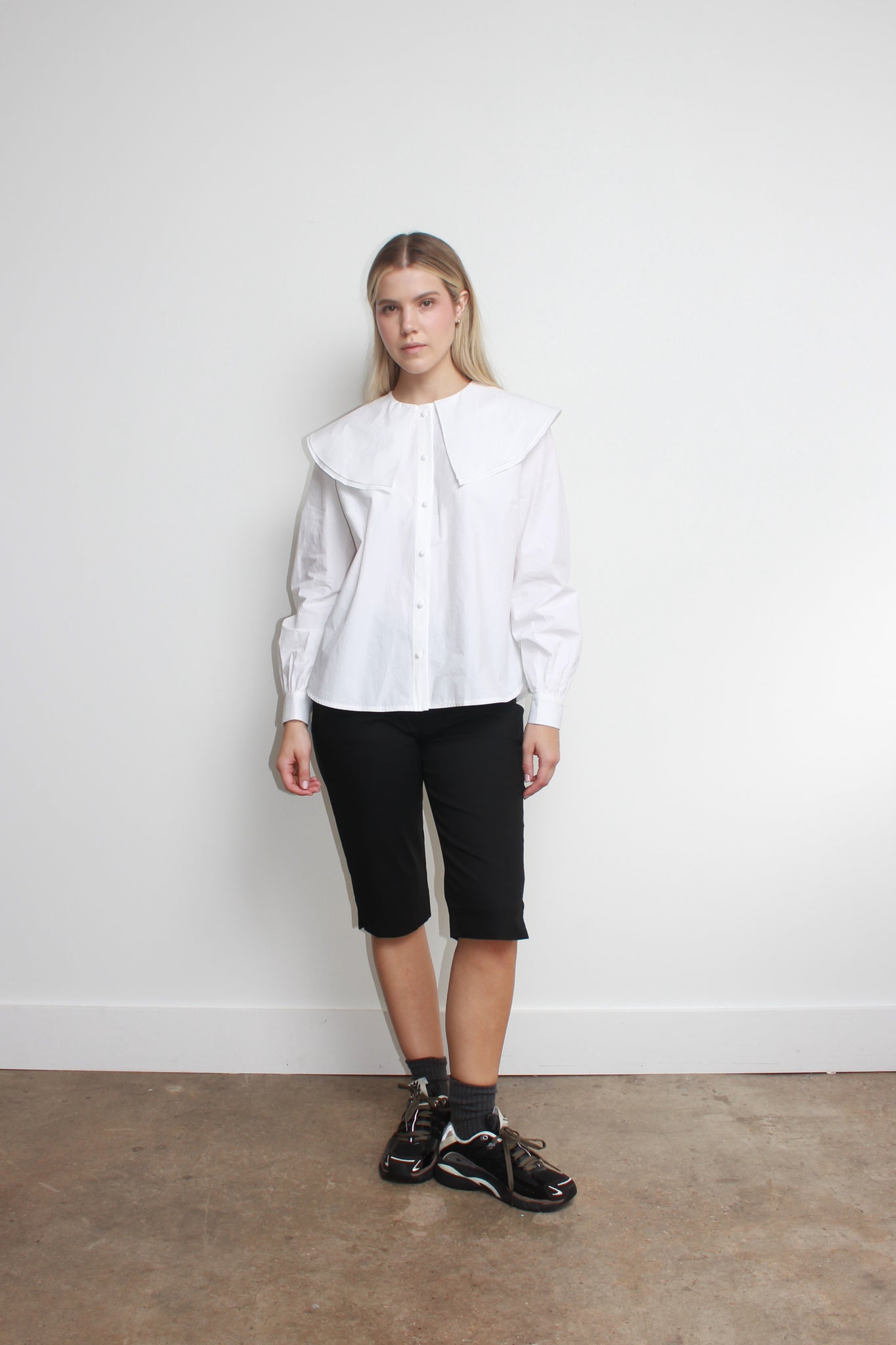 Camellia Big Collar Shirts in White