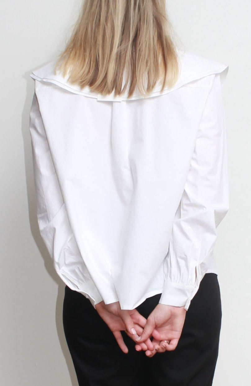 Camellia Big Collar Shirts in White