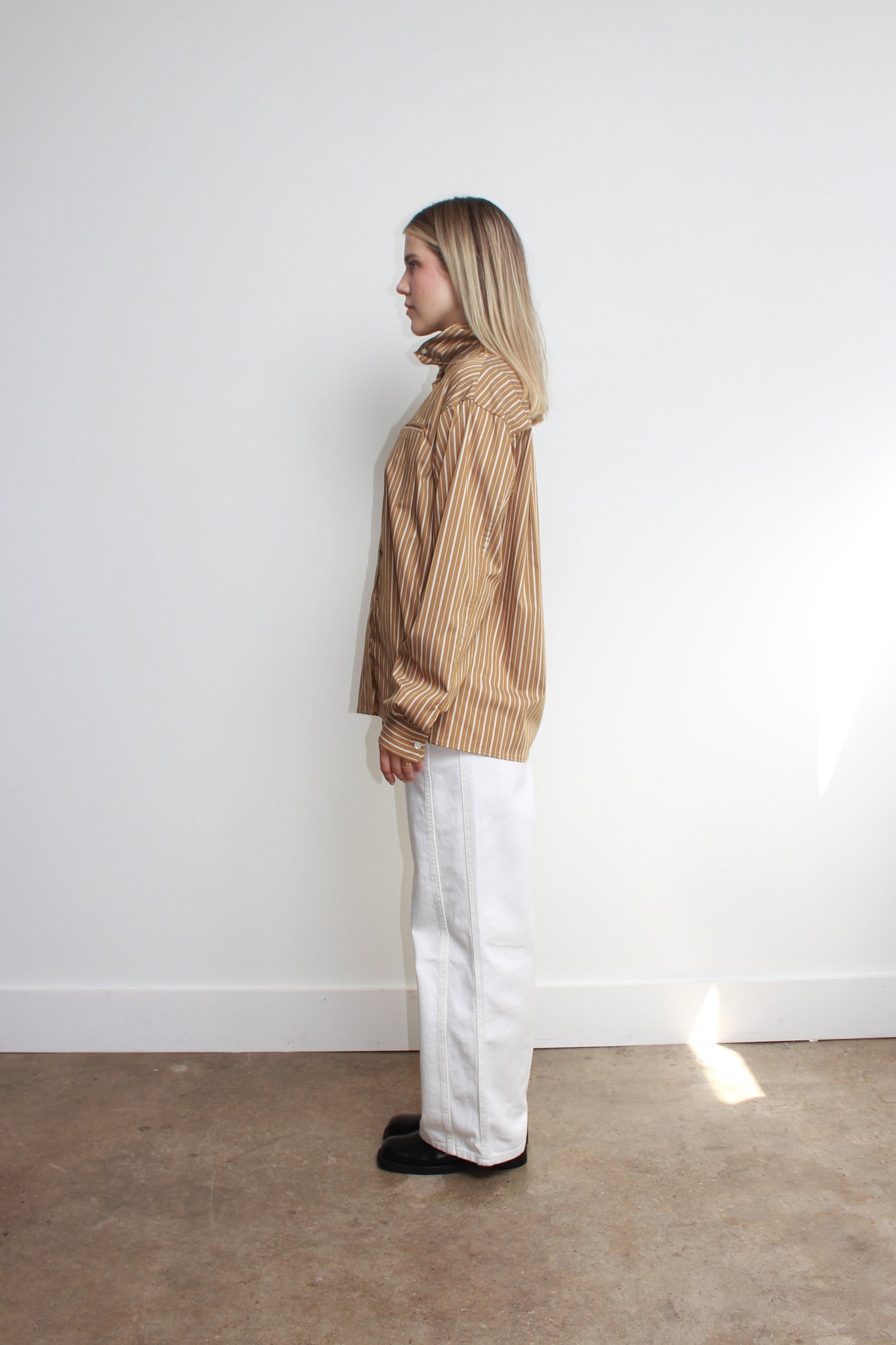 Moa High Neck Stripe Shirt in Brown