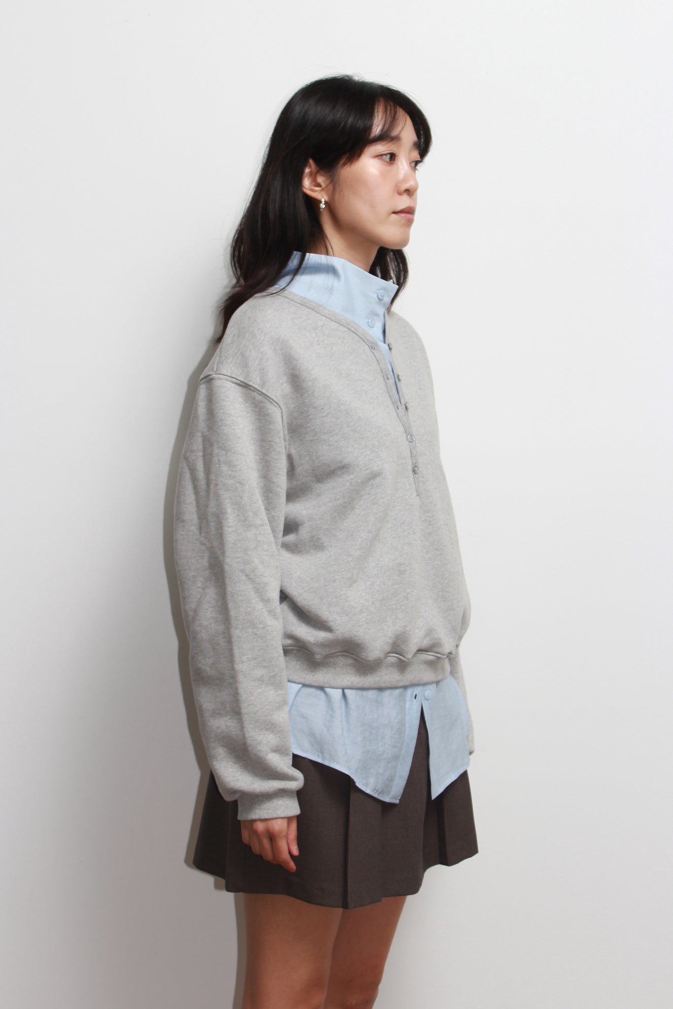 Youth V-neck Sweatshirt in Melange Grey