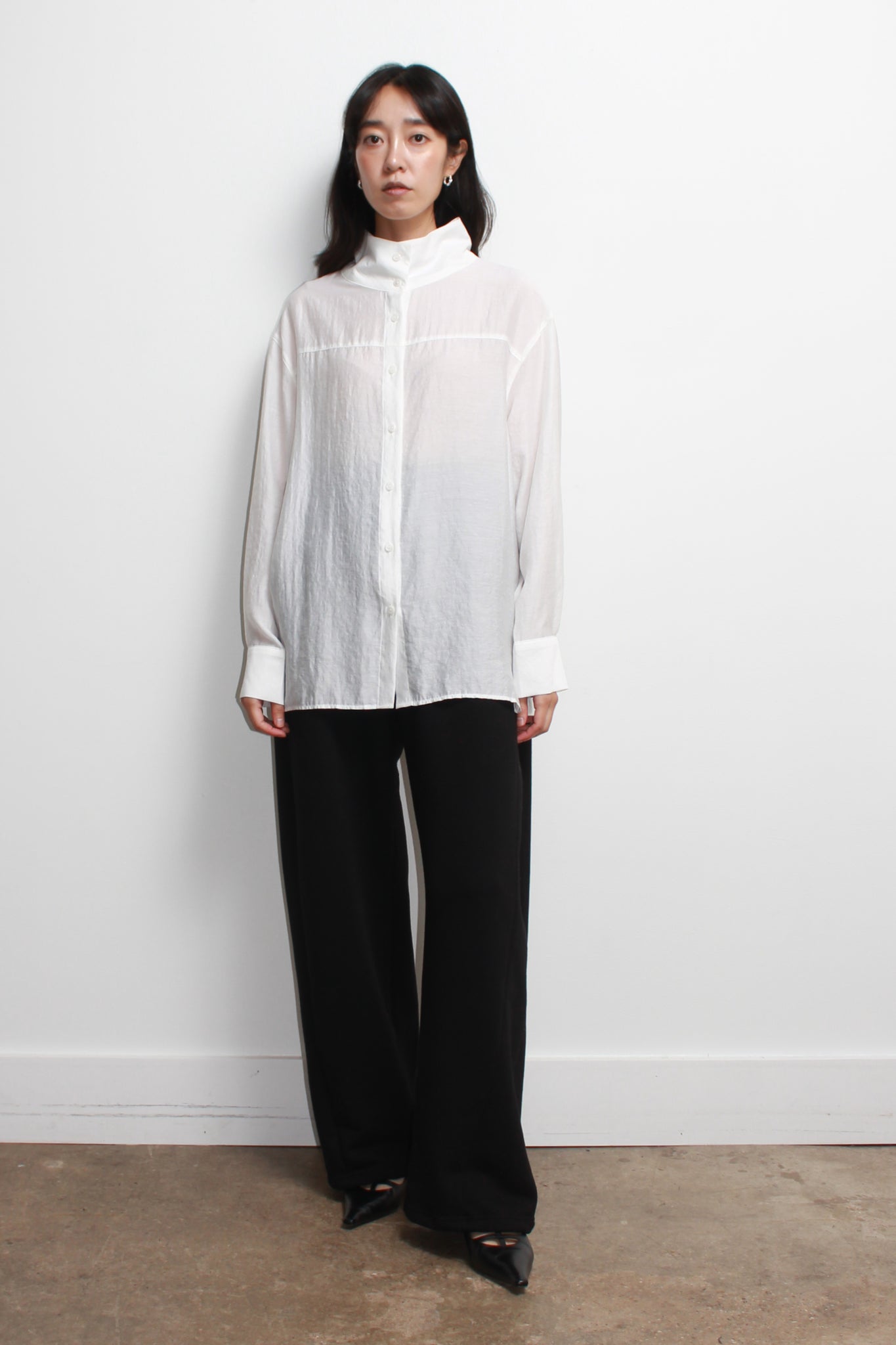 Lake Mockneck Scarf Shirt in Off white