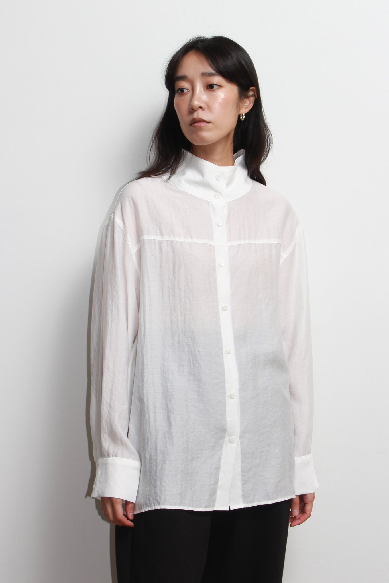 Lake Mockneck Scarf Shirt in Off white