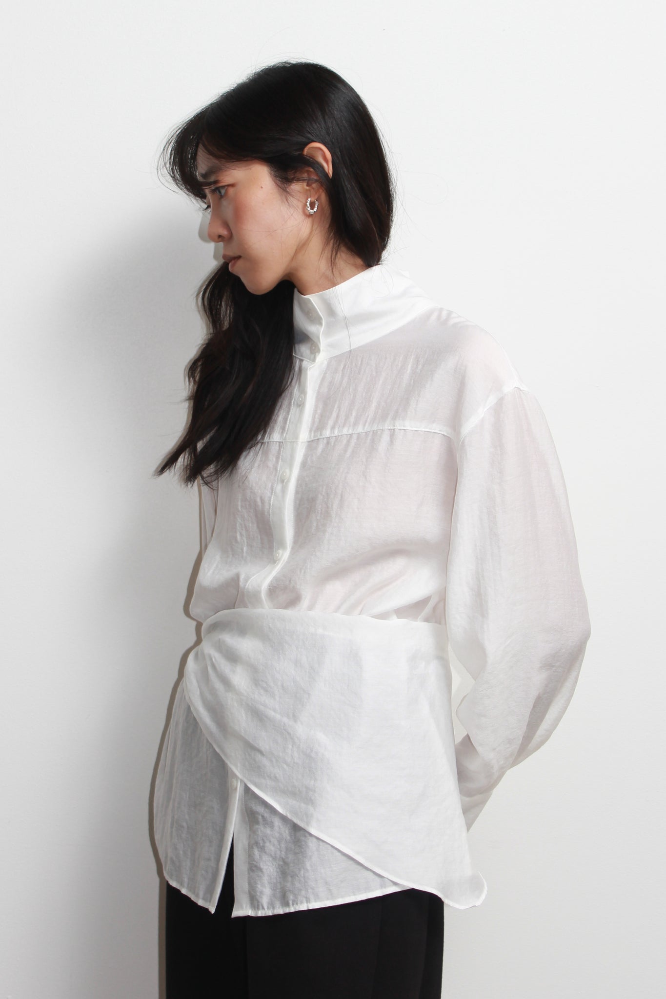 Lake Mockneck Scarf Shirt in Off white