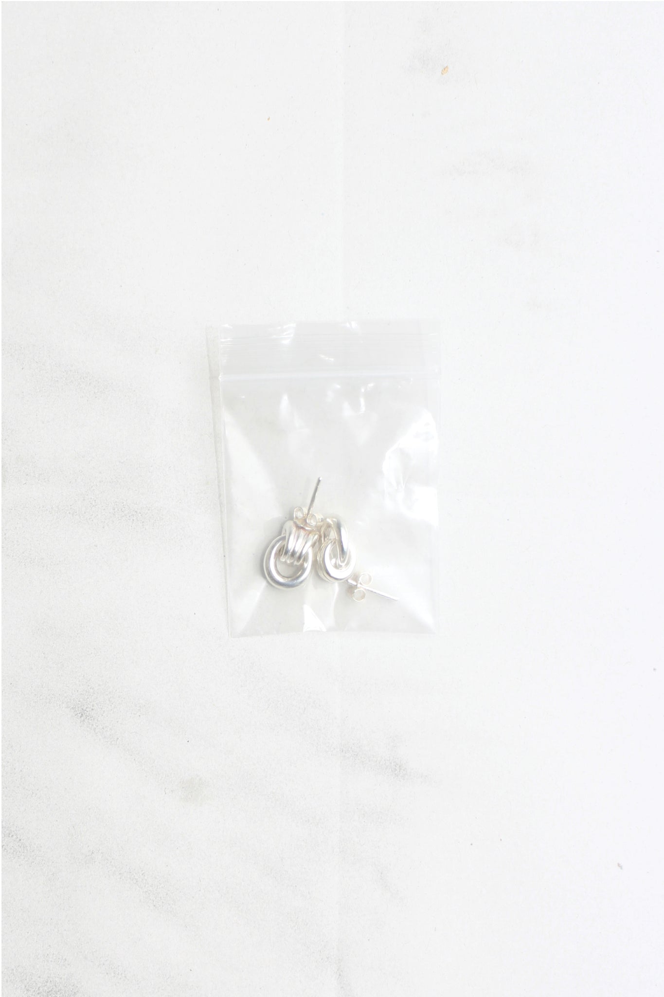 Circle line earring in Silver