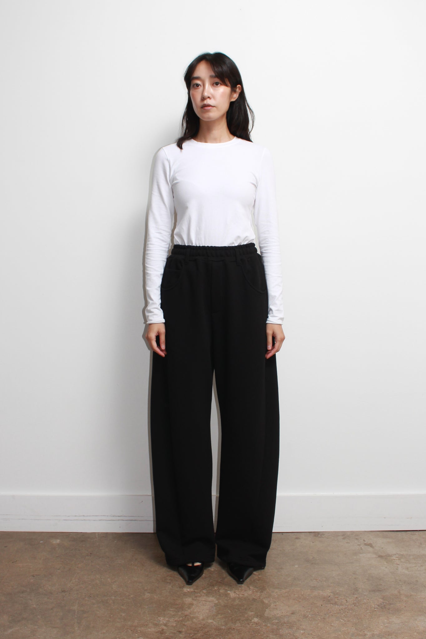 Koni Barrel Leg Sweatpants in Black