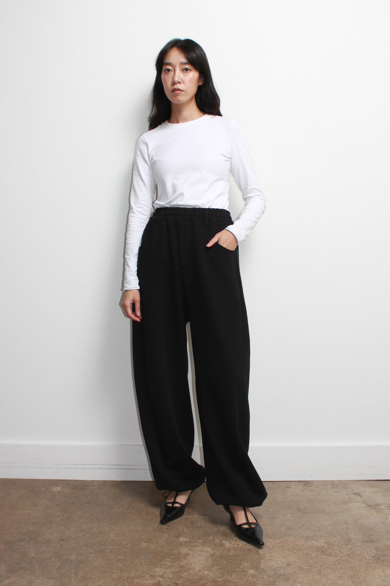 Koni Barrel Leg Sweatpants in Black