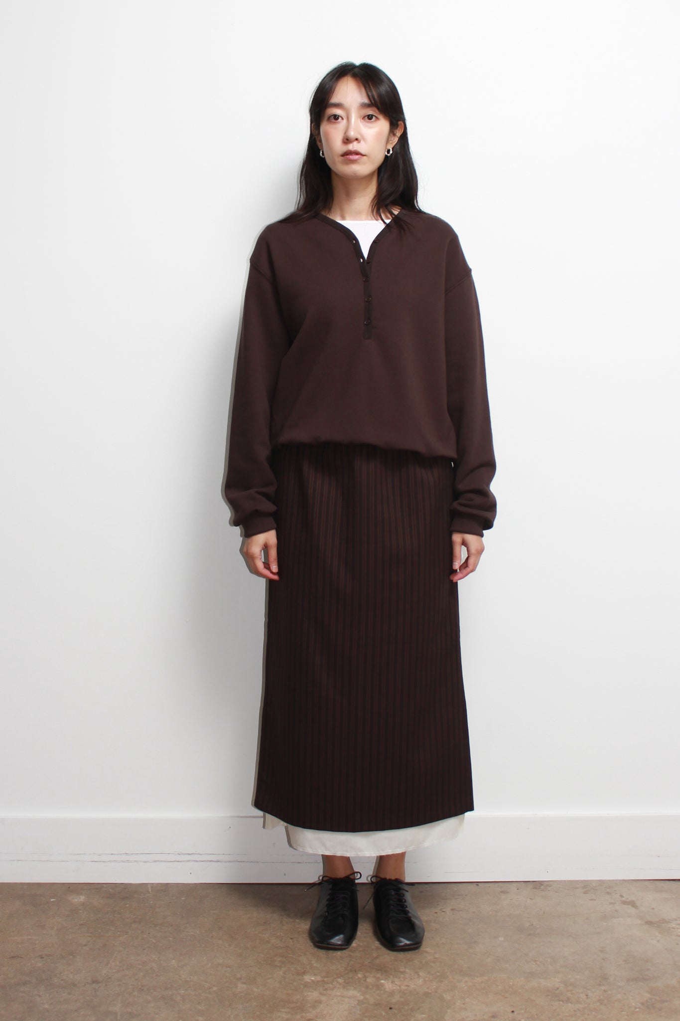 Youth V-neck Sweatshirt in Brown
