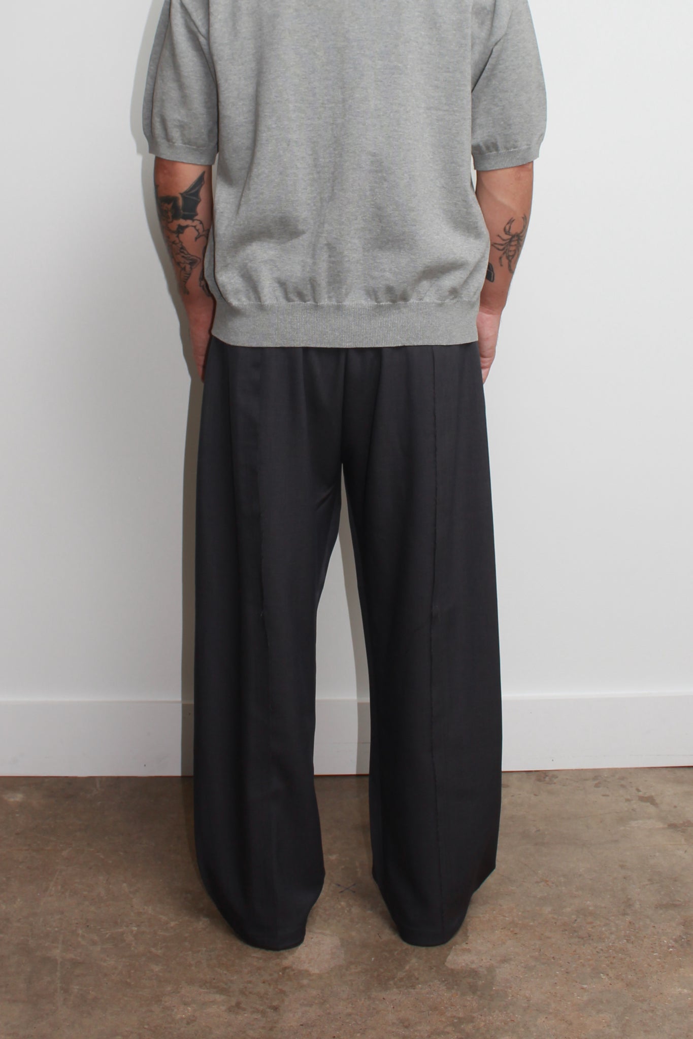 Cut off trousers in Charcoal