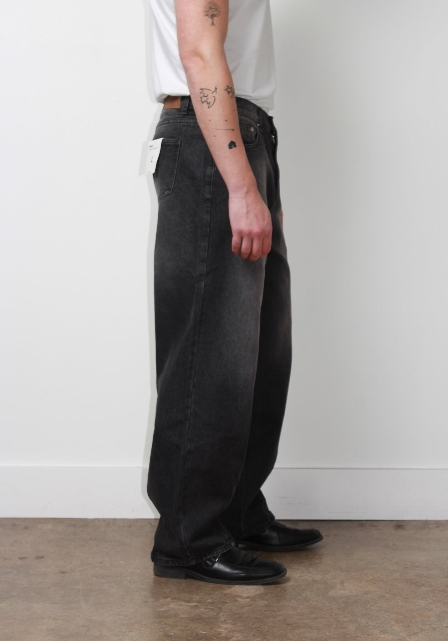 Sake Straight Leg Jeans in Black Wash