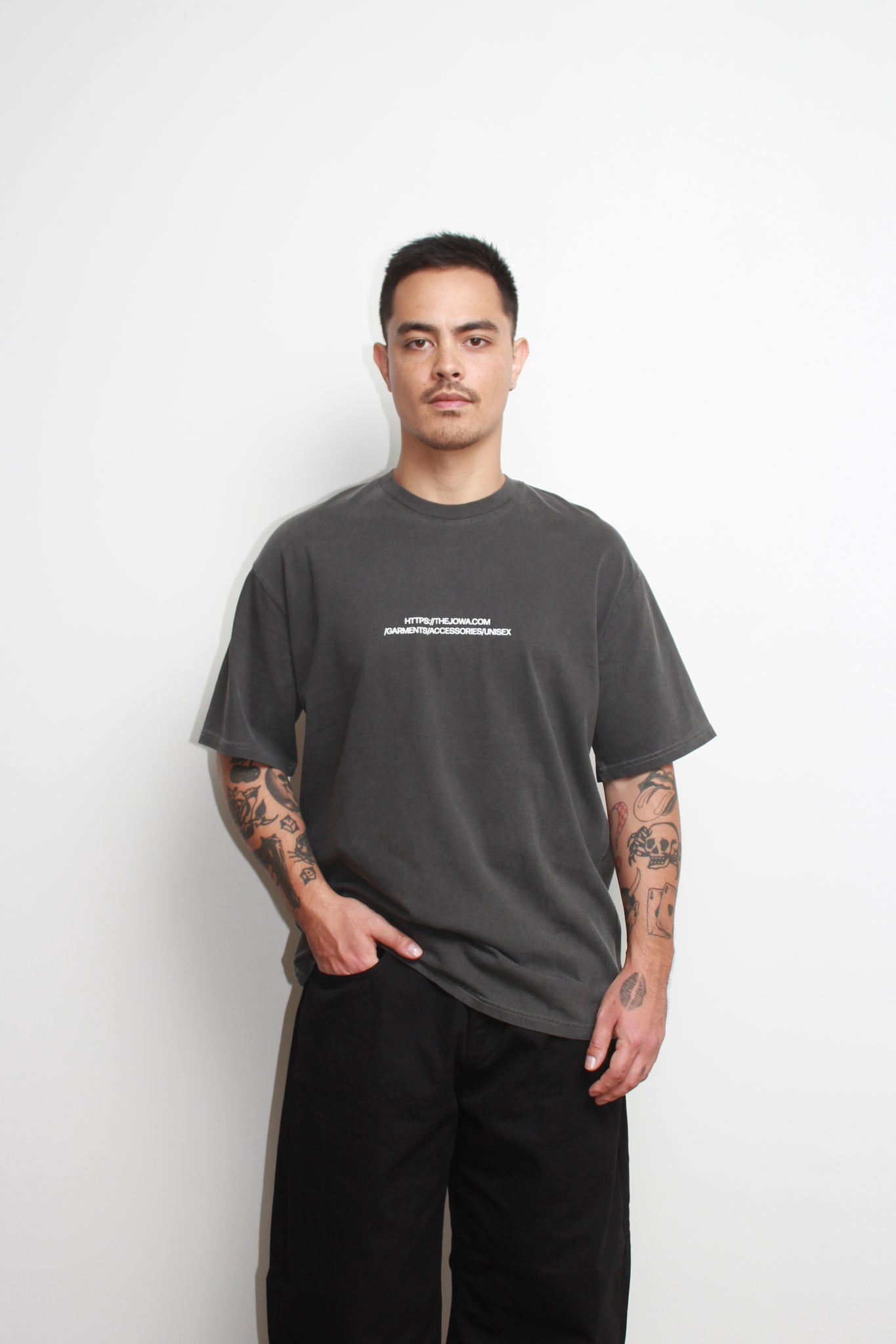 Jowa URL T-shirts in Black