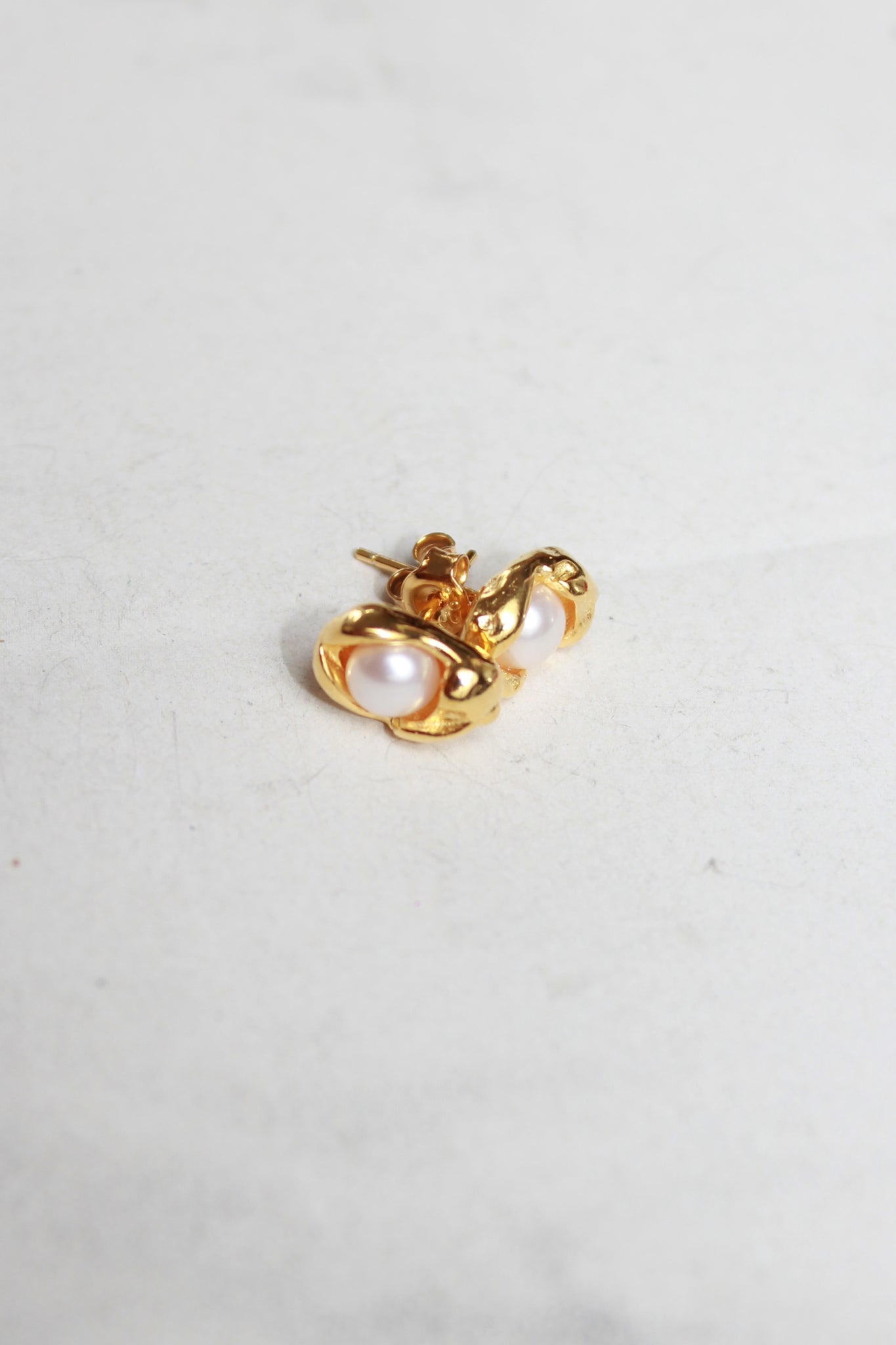 Shell Pearl Earring in Gold