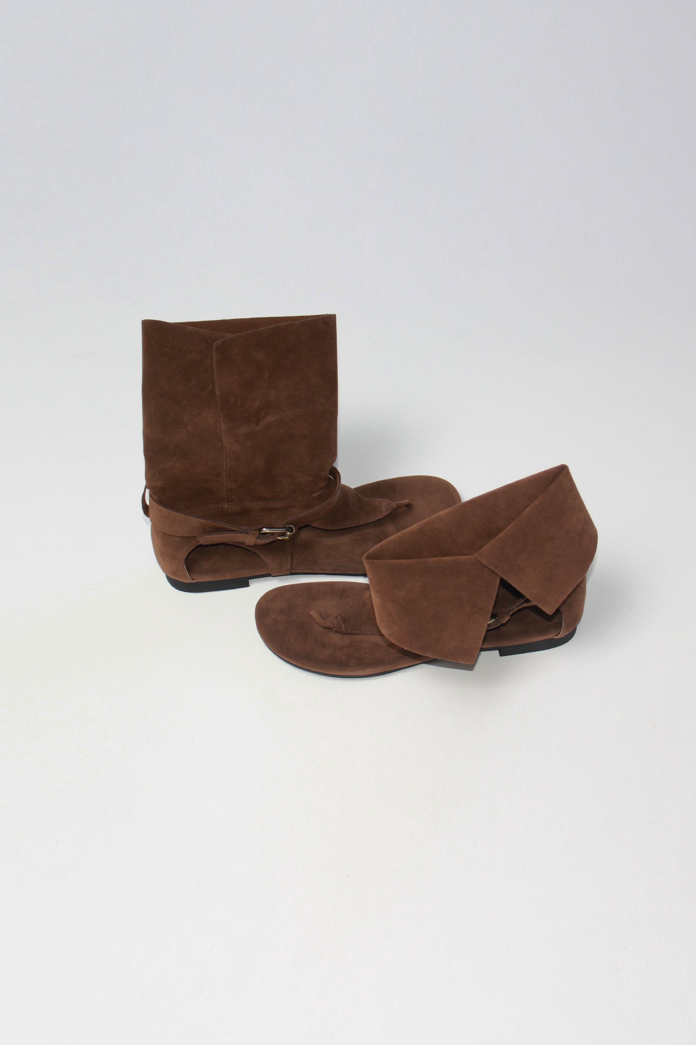 Mojo Flip Flop Boots in Brown
