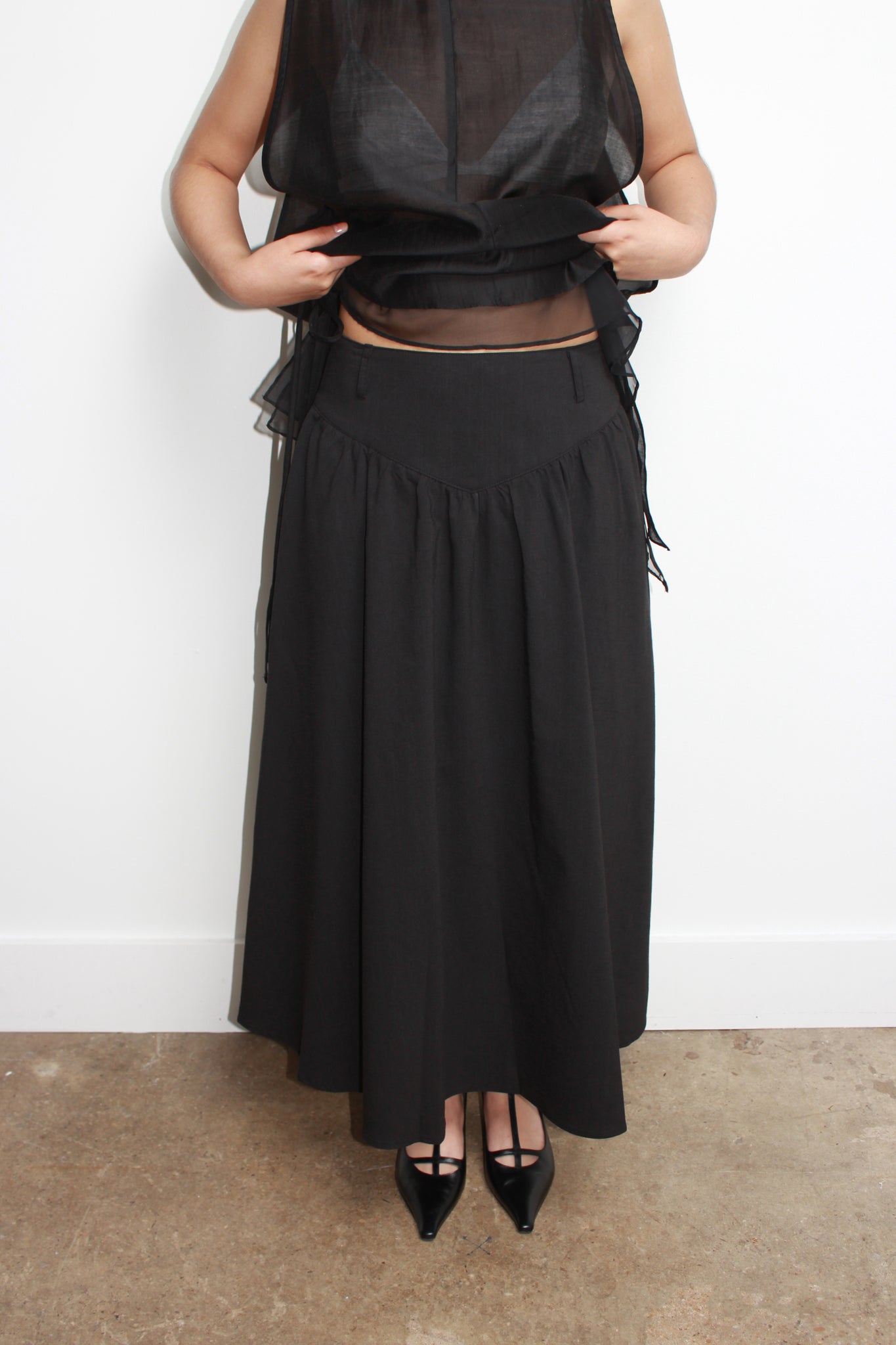 Belt loop Shirring Skirt in Black