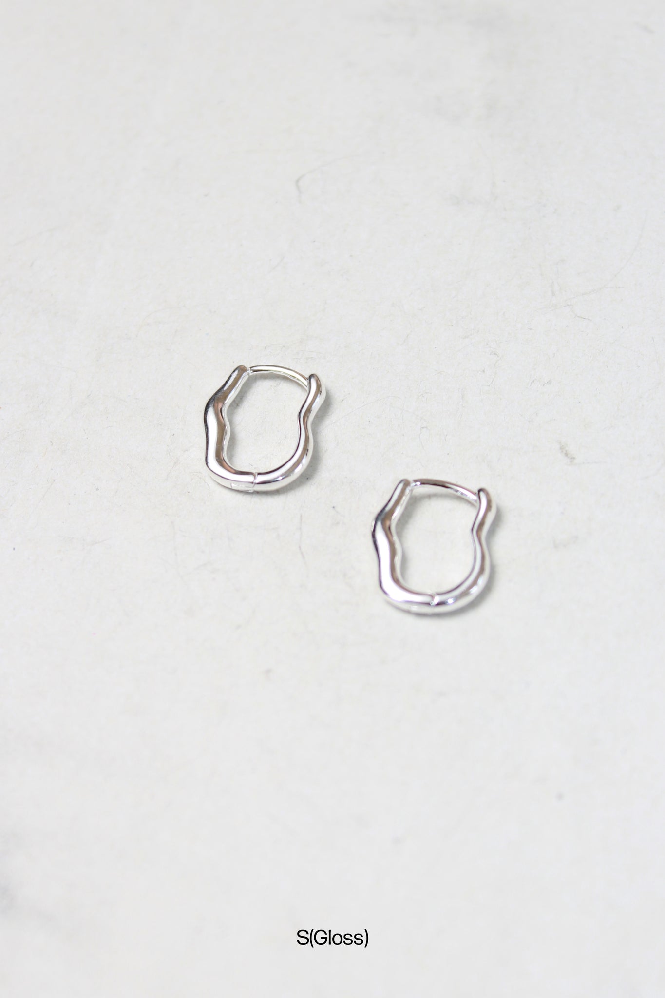 Wavy Round Matte Hoop