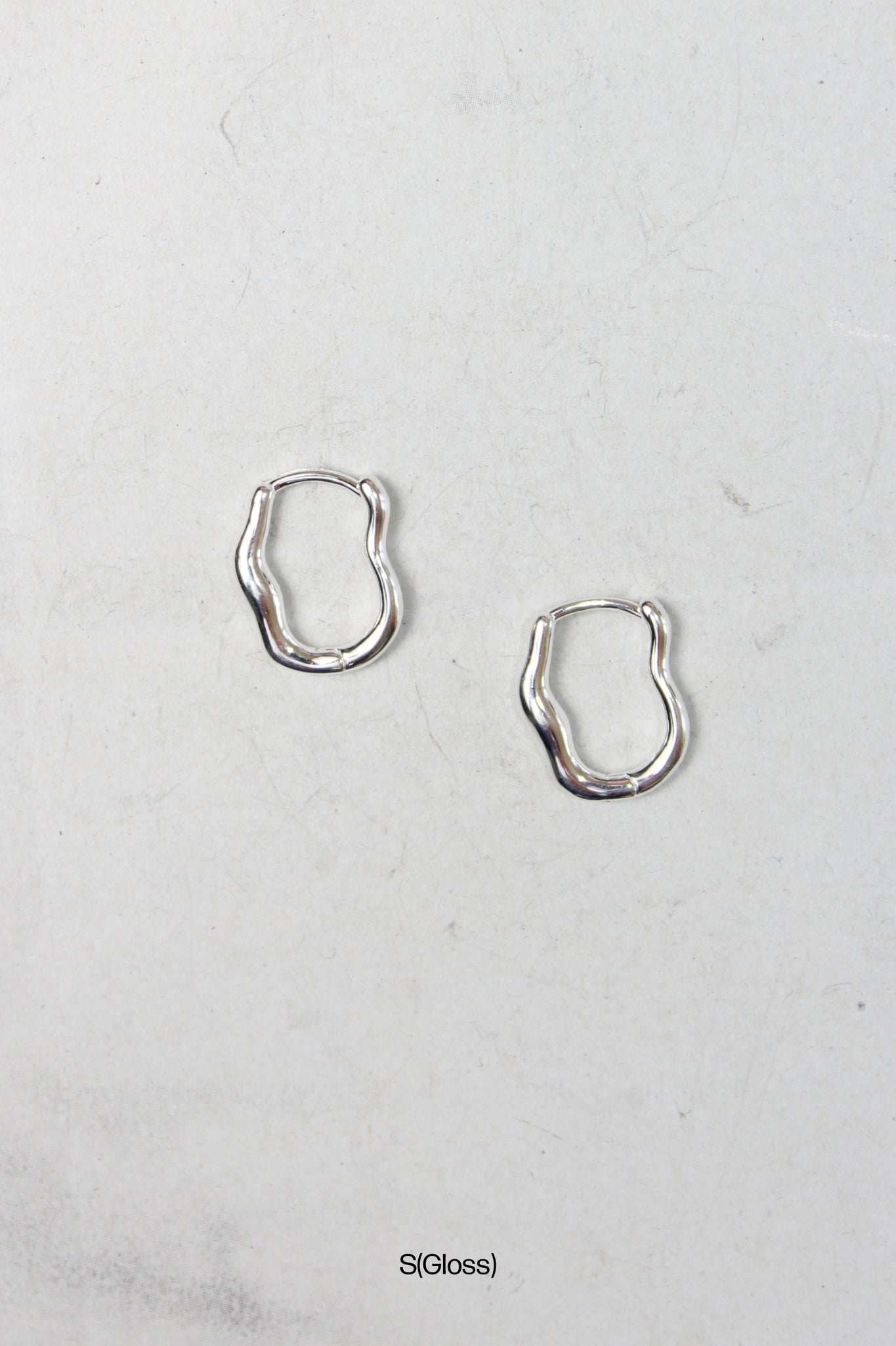 Wavy Round Matte Hoop