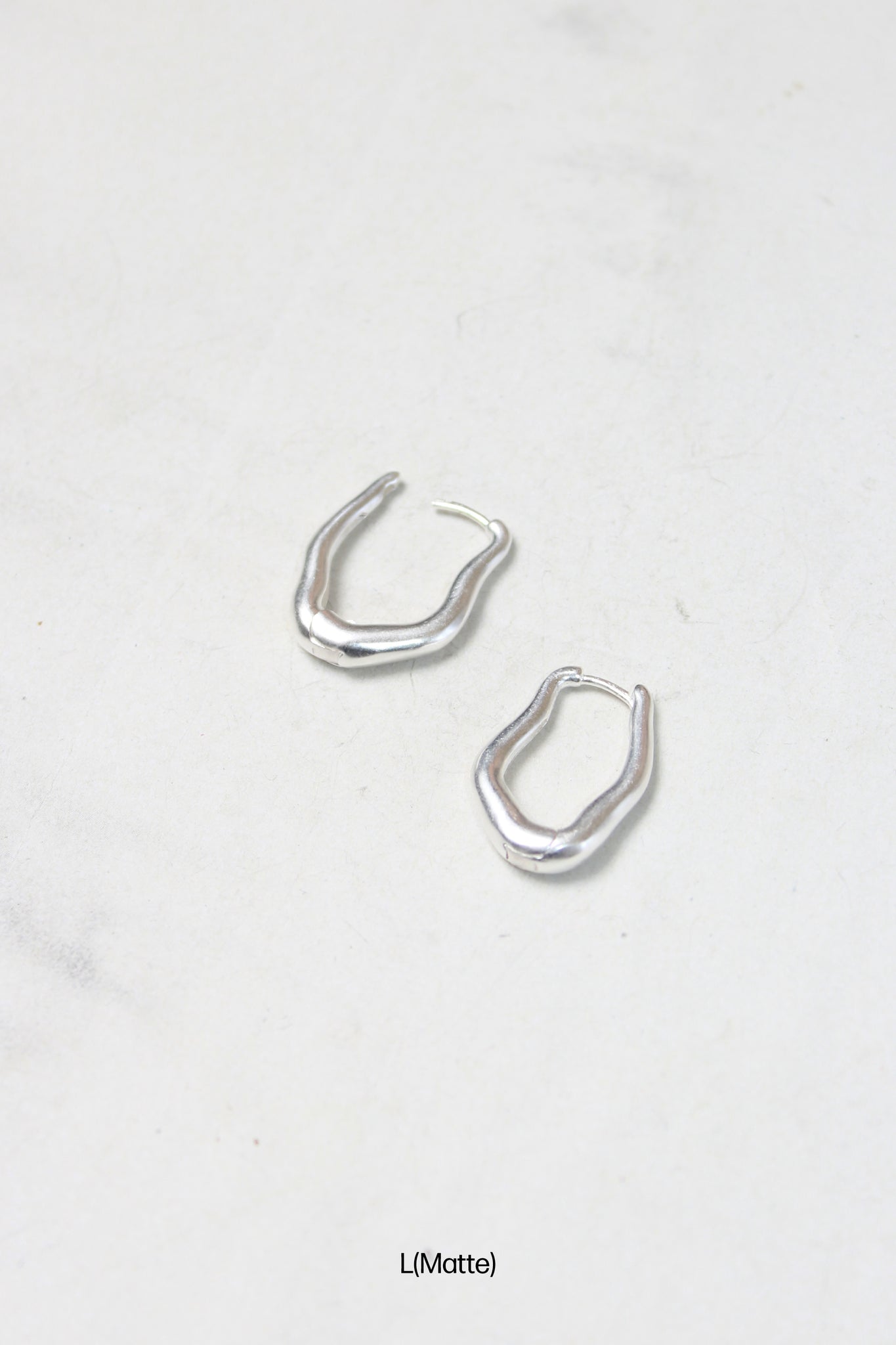 Wavy Round Matte Hoop