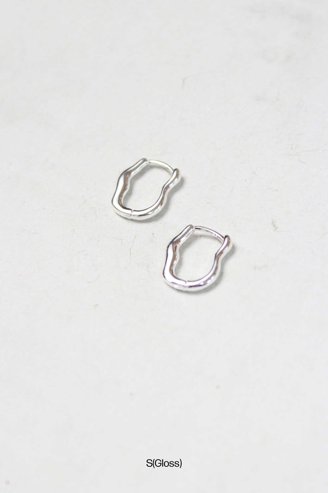 Wavy Round Matte Hoop