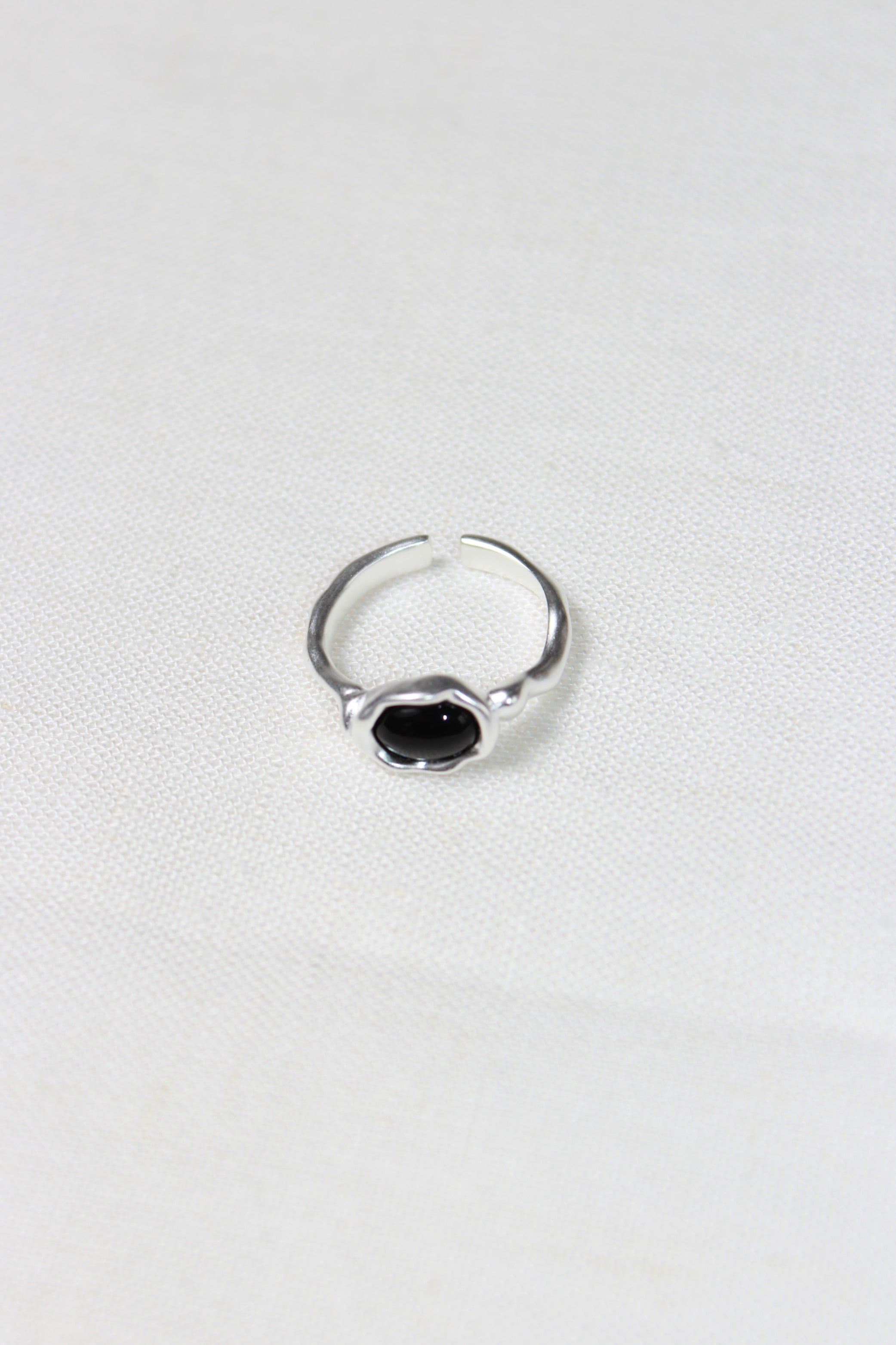 Onyx Wavy Open Ring – Jowa.shop