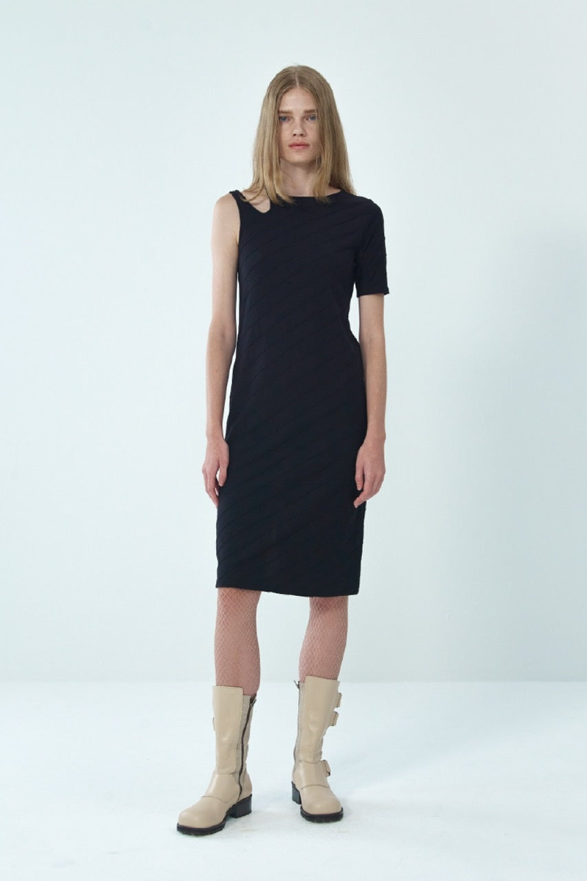 ONE-SHOULDER CUT-OUT DRESS BY THEOPEN PRODUCT IN BLACK