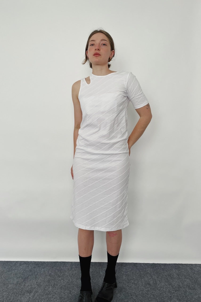 ONE-SHOULDER CUT-OUT DRESS BY THEOPEN PRODUCT IN WHITE