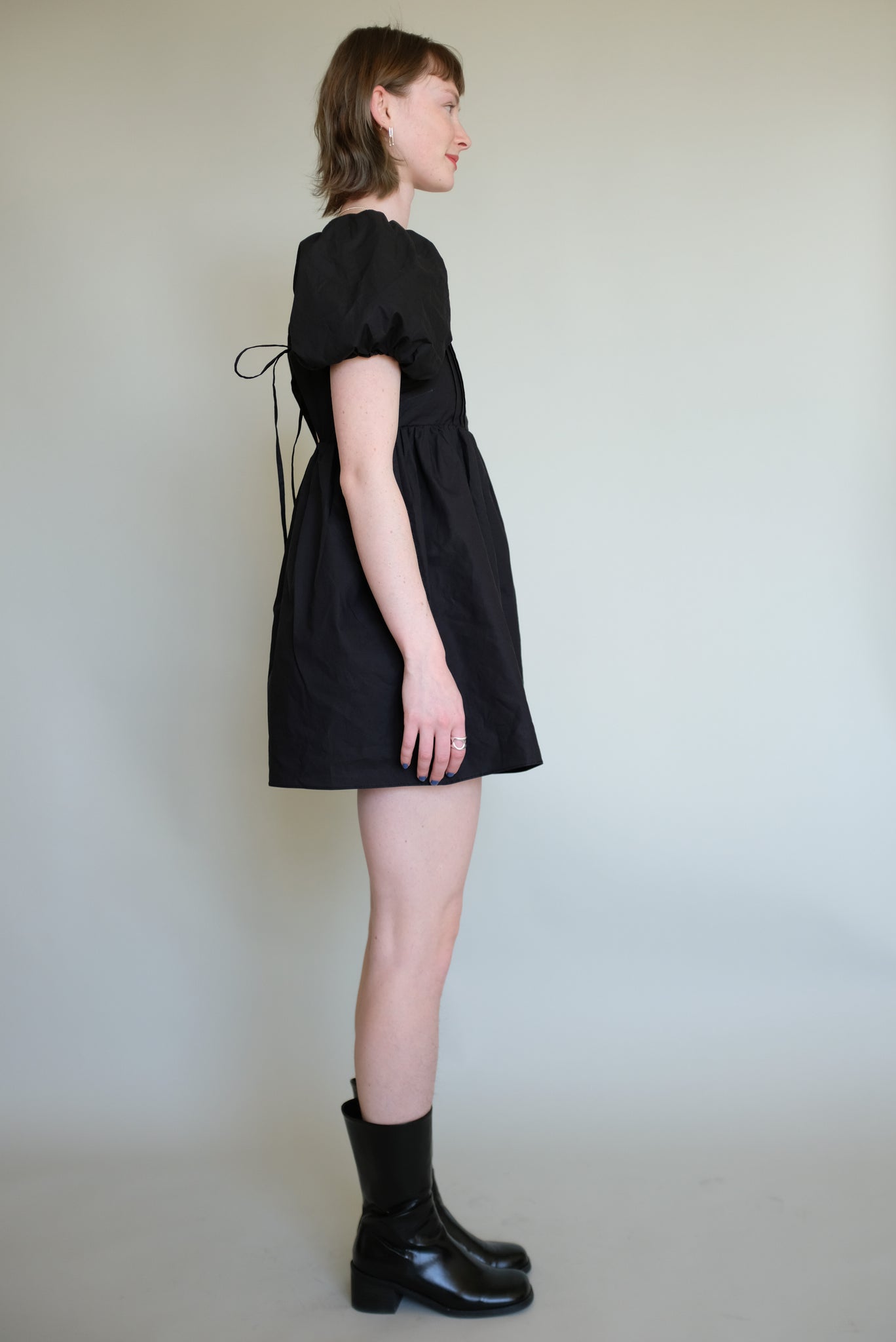 Puff sleeve mini dress in Black