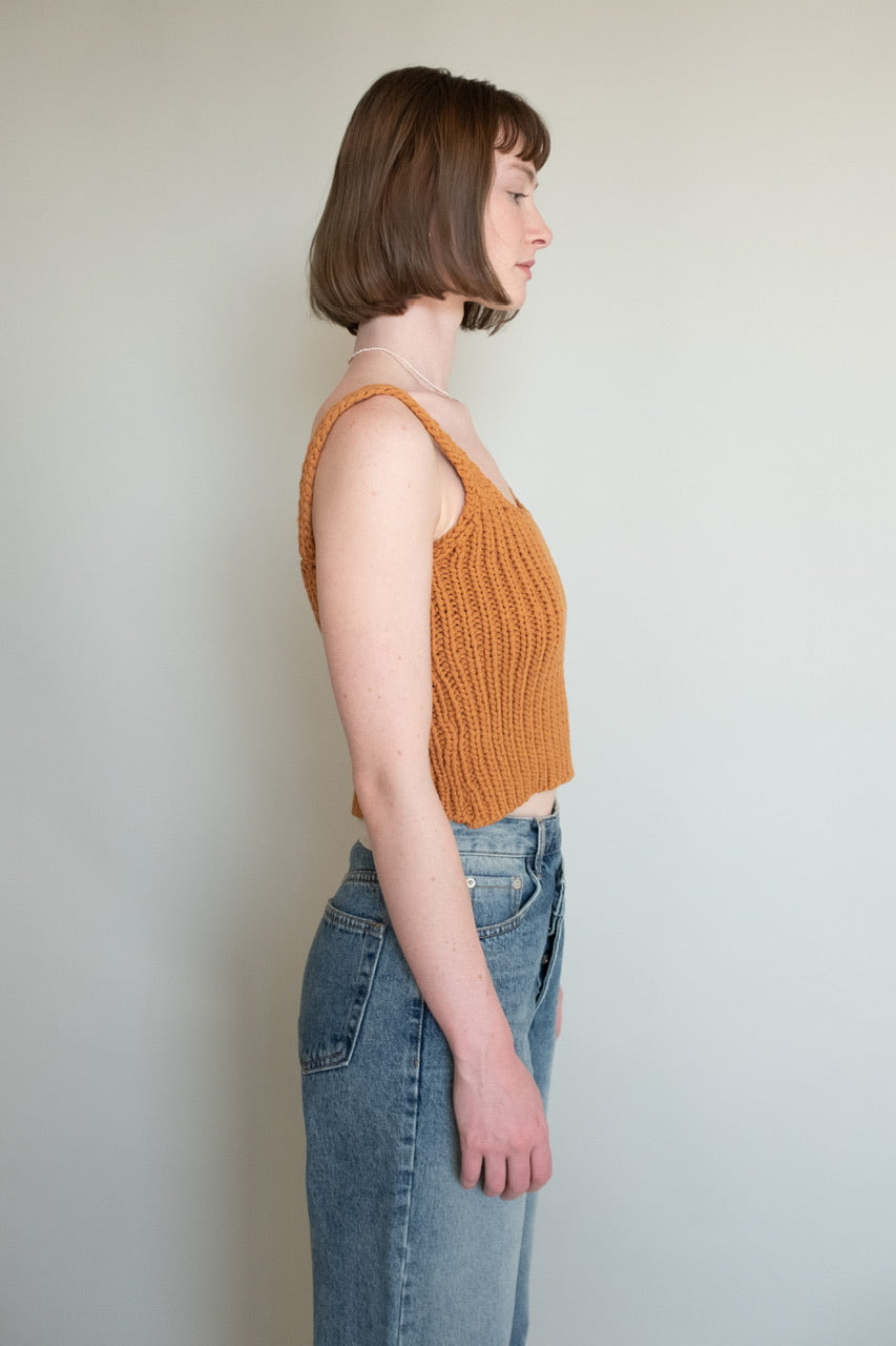 HAND KNITTING SLEEVELESS TOP