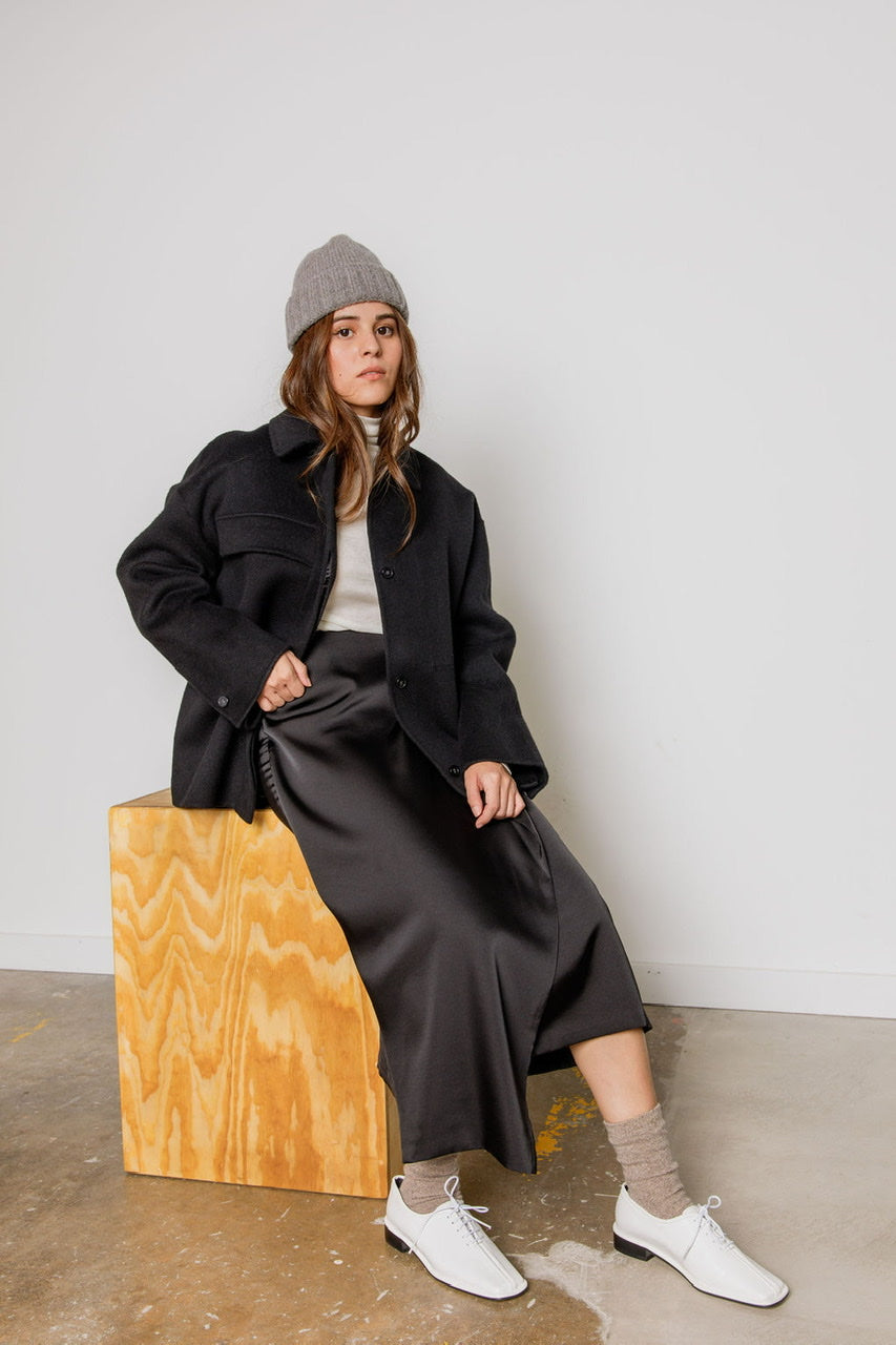 Wave Silky Skirt in black