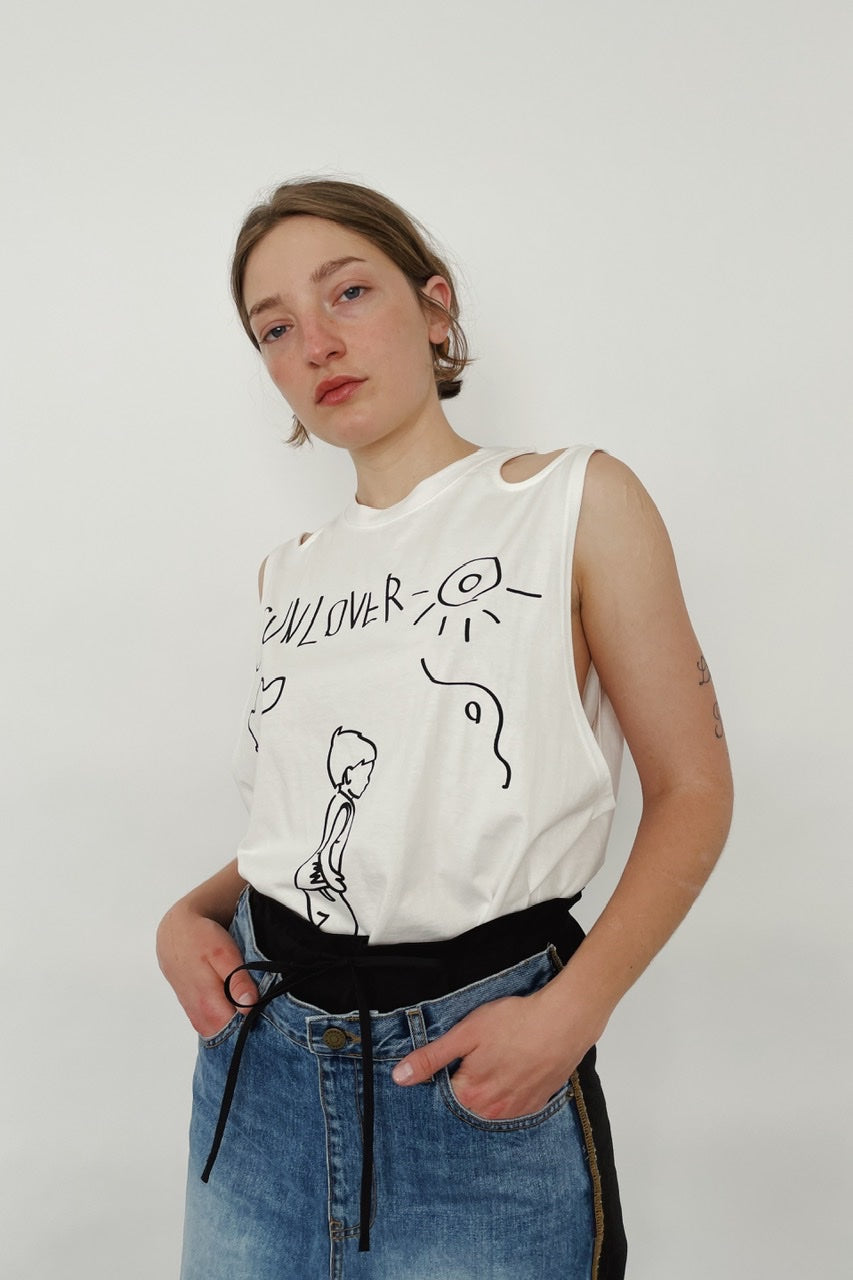 SHOULDER CUT-OUT BOY TOP BY THEOPEN PRODUCT IN WHITE