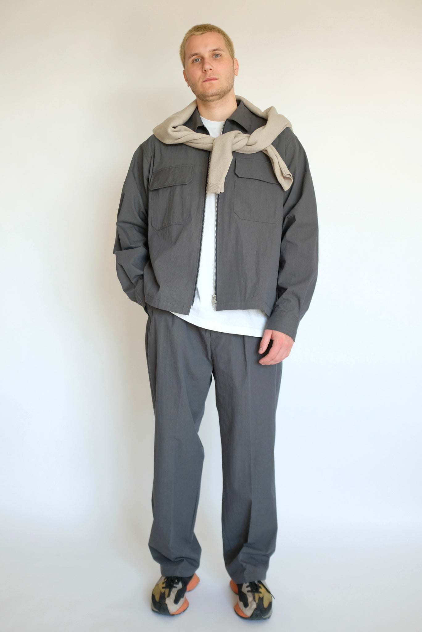 Alex Straight leg Pants in Charcoal