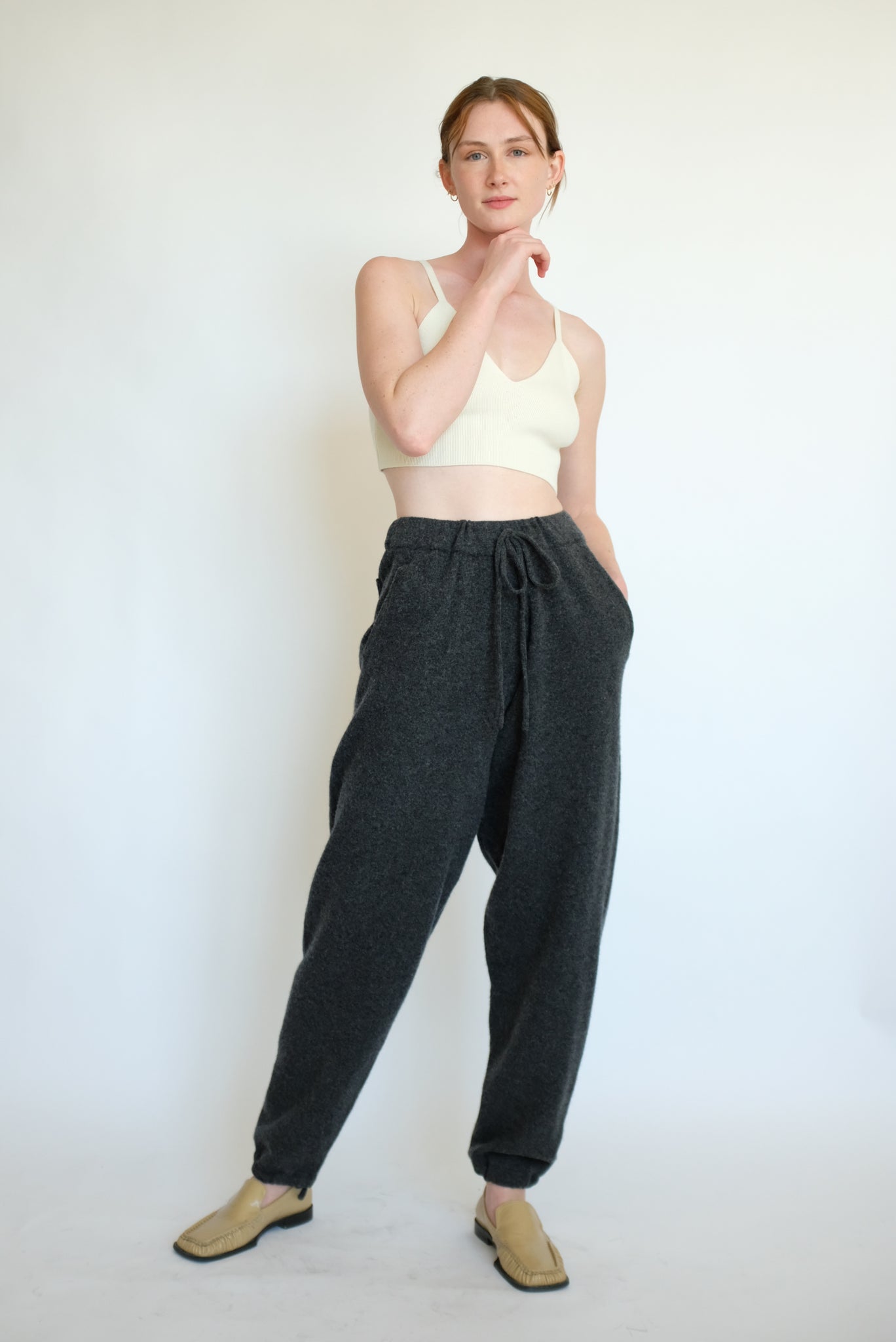 Cashmere Jogger Pants in Charcoal